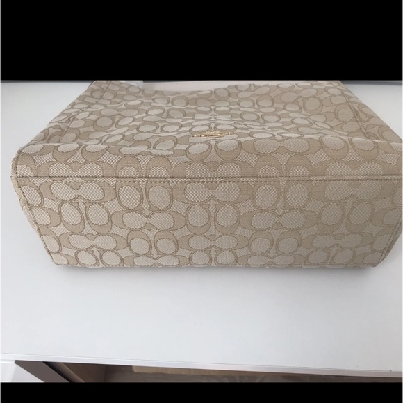 NWT COACH SIGNATURE CELESTE CONVERTIBLE HOBO F58327 CHALK - Picture 7 of 11